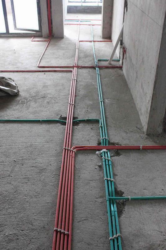電燈關(guān)掉后依然閃爍怎么辦？老電工教你1招，徹底解決故障！